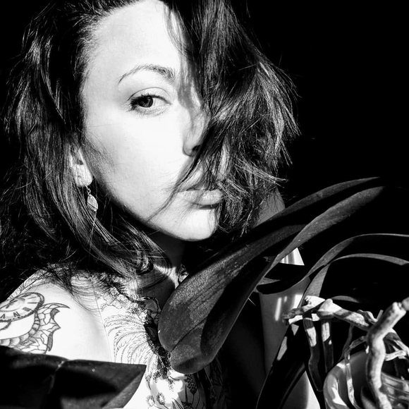 Meet your Posher, Roslyn - Picture 1 of 1